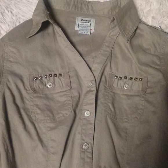 Shirt - Picture 4 of 4